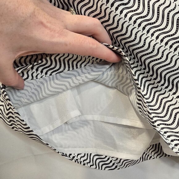 Lili Sidonio Romper With Snakes Size Medium Black & White NWOT Pockets - Picture 7 of 12